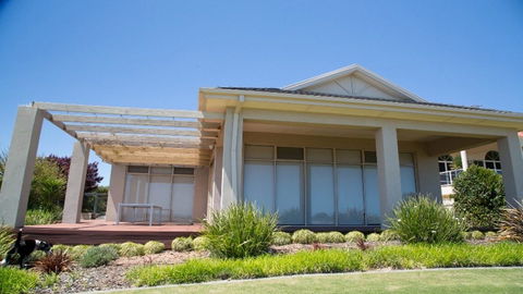 Golfers Paradise (18th Tee) - 52 Huntingdale Drive - Accommodation Adelaide 16