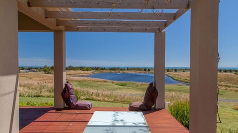 Golfers Paradise (18th Tee) - 52 Huntingdale Drive - Accommodation Adelaide 4