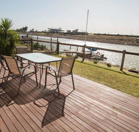 Waterfront on Jefferson at Wellington Marina SA - Accommodation Adelaide