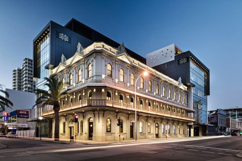 The Melbourne Hotel - Accommodation Adelaide 0
