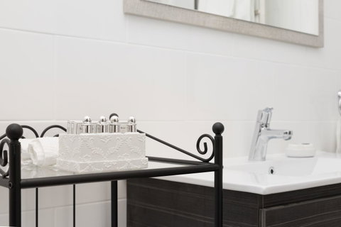 Blue Door Apartments - Accommodation Adelaide 4