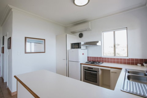 Canal Rocks Beachfront Apartments - Accommodation Adelaide 10