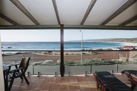 Canal Rocks Beachfront Apartments - Accommodation Adelaide 0