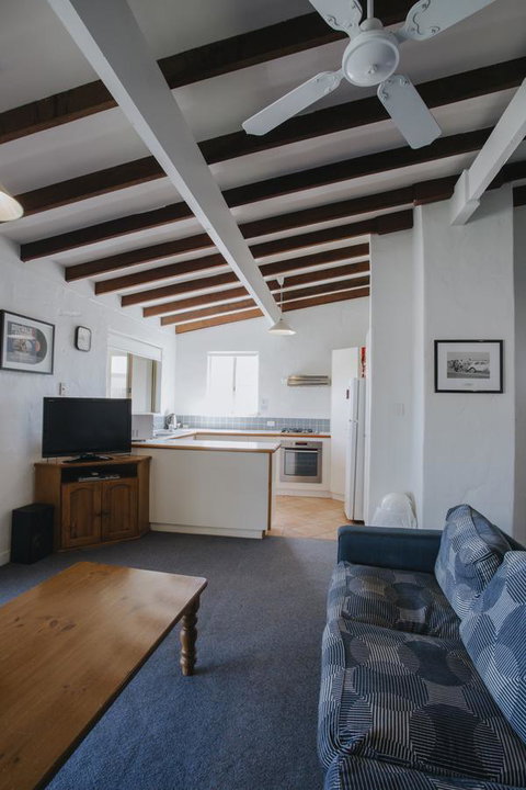 Canal Rocks Beachfront Apartments - Accommodation Adelaide 11