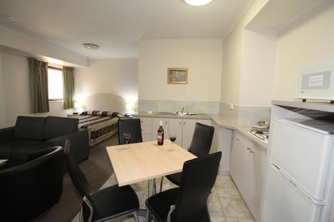 Comfort Inn & Suites Goodearth Perth - Accommodation Adelaide 24