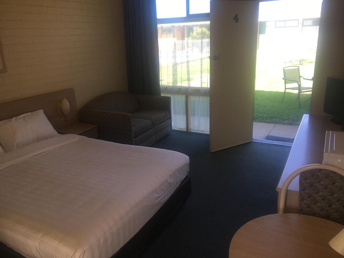 Junee NSW Accommodation Adelaide