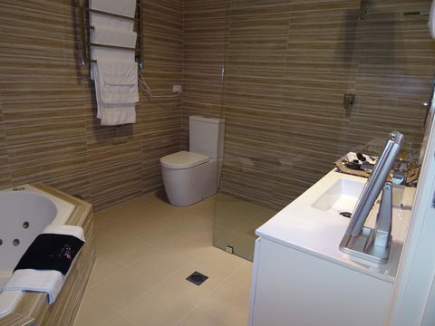 Romanz In The Valley (Luxury B&B) - Accommodation Adelaide 9
