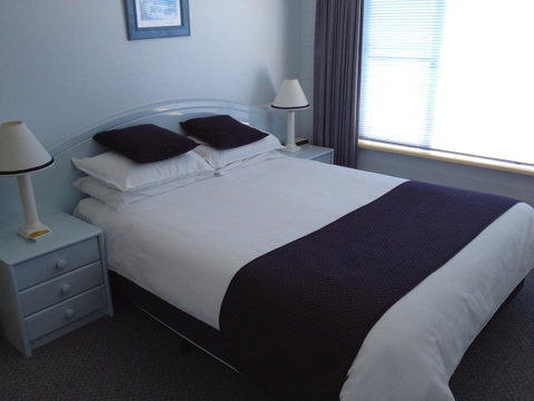 Breakers Apartments - Accommodation Adelaide 4