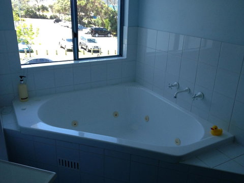Breakers Apartments - Accommodation Adelaide 2