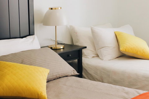 Modern & Cosy 2-Bedroom Apartment Hornsby - Accommodation Adelaide 0