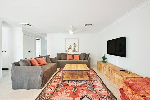 The Lord Byron - Accommodation Adelaide 28