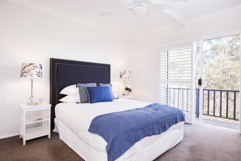 Bright And Spacious Family Home With Leafy Deck - Accommodation Adelaide 1
