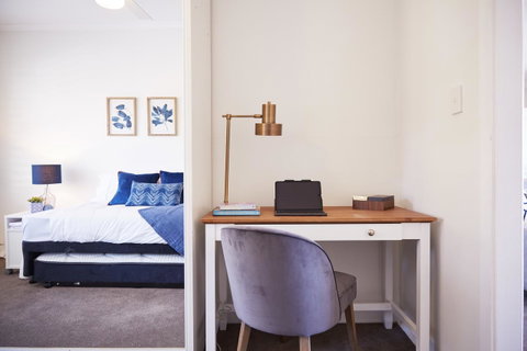 Bright And Spacious Family Home With Leafy Deck - Accommodation Adelaide 27