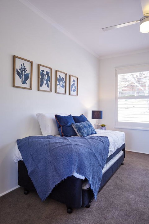 Bright And Spacious Family Home With Leafy Deck - Accommodation Adelaide 30