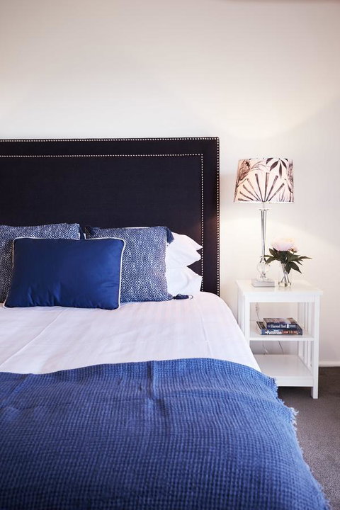 Bright And Spacious Family Home With Leafy Deck - Accommodation Adelaide 7