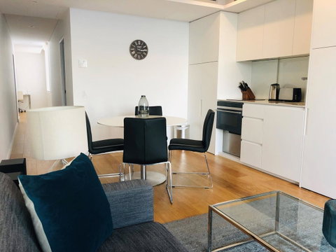 Wyndel Apartments Neutral Bay - Military - Accommodation Adelaide 4