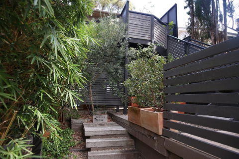 Refuge Cove On Pittwater - Accommodation Adelaide 2