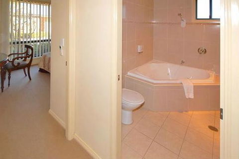 Potters Apartments - Accommodation Adelaide 12
