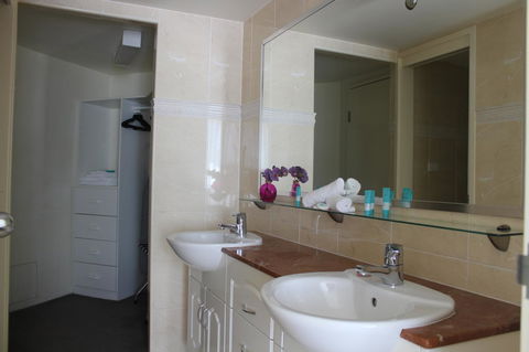 The Boathouse Resort Luxury Apartments - Accommodation Adelaide 7
