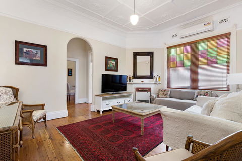 Drummoyne 3 Bedroom Home (62ALE) - Accommodation Adelaide 1