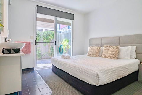 Hastings By The Sea - Accommodation Adelaide 2