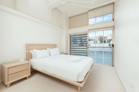 Waterfront Apartment On Sydney Harbour - Accommodation Adelaide 0