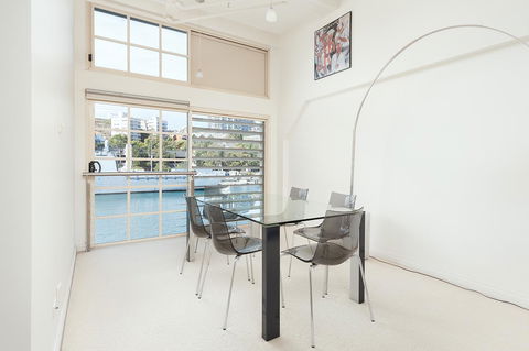 Waterfront Apartment On Sydney Harbour - Accommodation Adelaide 2