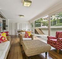 Summery spacious 4 bed home in Kurraba Point - Accommodation Adelaide