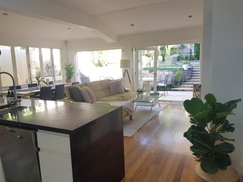 Private Room - Luxury Mosman Home - Accommodation Adelaide 11