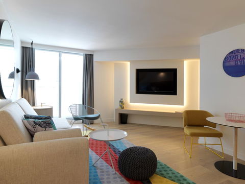 QT Bondi - Accommodation Adelaide 12