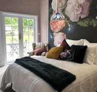 Chanticleer Gardens - Accommodation Adelaide