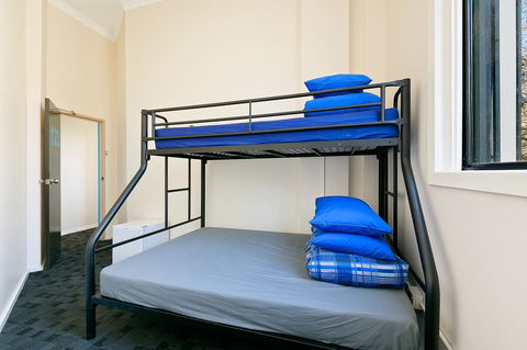 Mad Monkey Downtown - Accommodation Adelaide 13