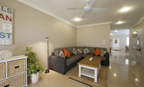 Marty's @ Little Beach - Accommodation Adelaide 11