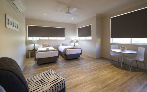Marty's @ Little Beach - Accommodation Adelaide 21