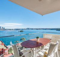 Panoramic harbour views and unbeatable comfort - Accommodation Adelaide