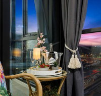 Braddon Penthouse Top Location Netflix WiFi Views - Accommodation Adelaide