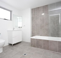 Brand new Family Friendly Apartment for 7 - Accommodation Adelaide