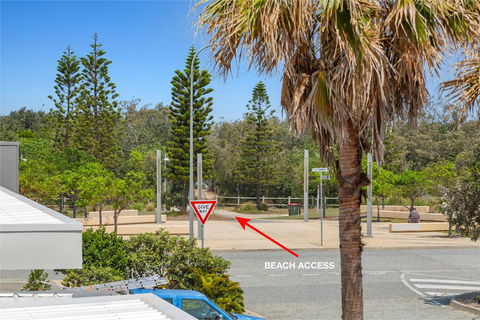 BRAND NEW OCEAN AVENUE TOWNHOUSE - Accommodation Adelaide 2