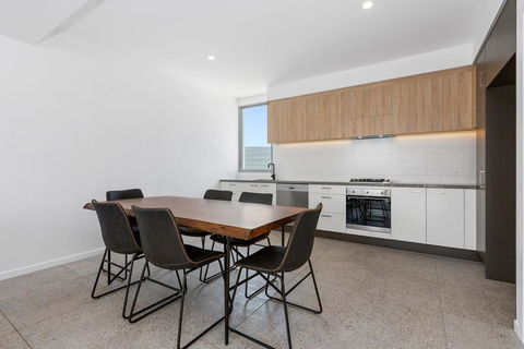 BRAND NEW OCEAN AVENUE TOWNHOUSE - Accommodation Adelaide 0