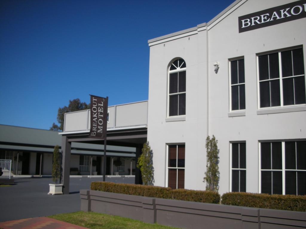 Cowra NSW Accommodation Adelaide