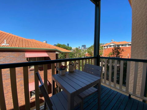 Brisbane City Apartment Atop Victoria Park - Accommodation Adelaide 1