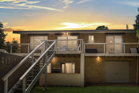 Broadbeach Retreat - 32 Broadbeach Drive - Accommodation Adelaide 1