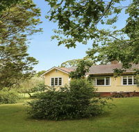 Canary Cottage - fresh clean simple  comfortable - Accommodation Adelaide