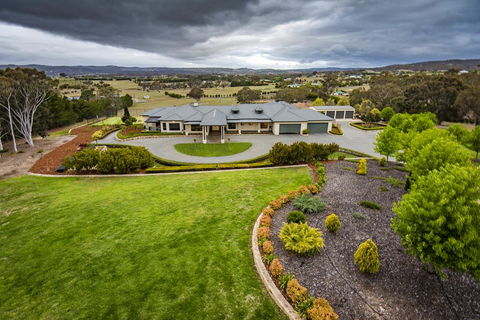 Canberra Luxury Estate - Accommodation Adelaide 2