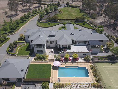 Canberra Luxury Estate - Accommodation Adelaide 0