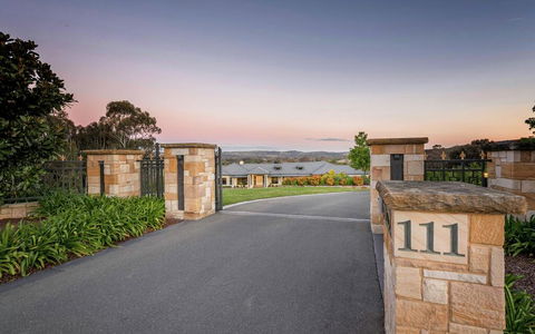 Canberra Luxury Estate - Accommodation Adelaide 1