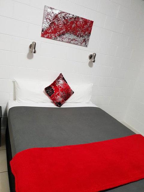 Capricorn Hotel - Accommodation Adelaide 1