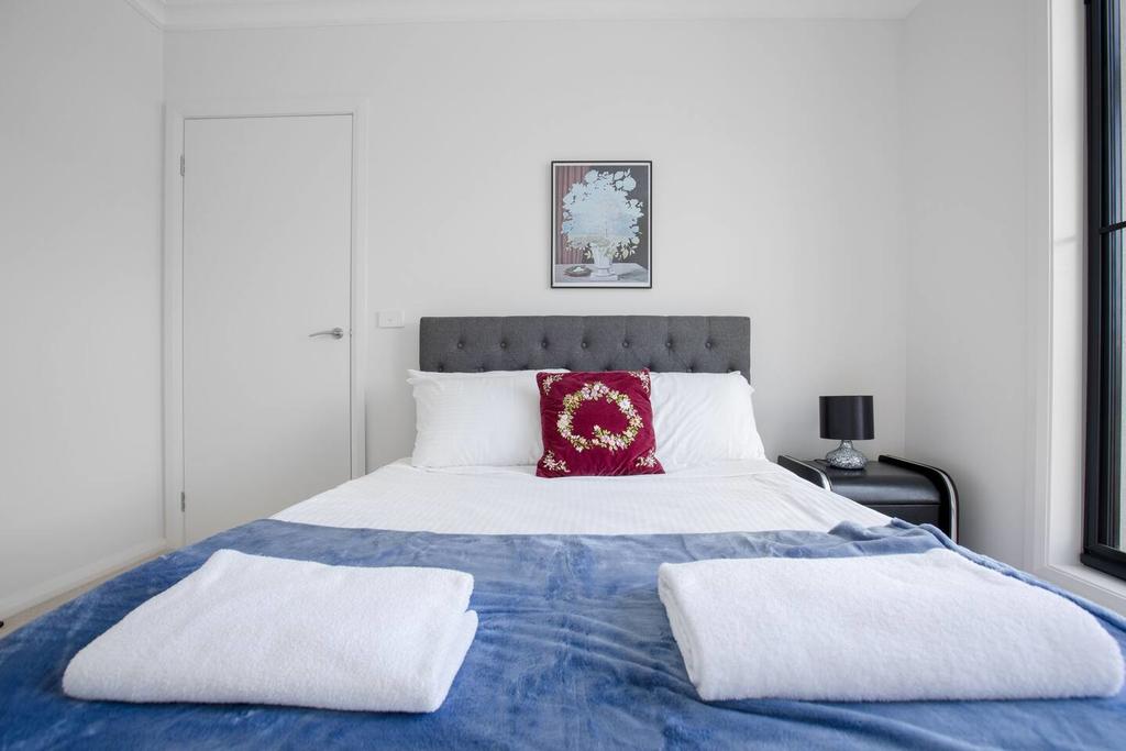Narre Warren VIC Accommodation Adelaide