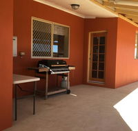 Caretakers Cottage Budget Accommodation - Accommodation Adelaide