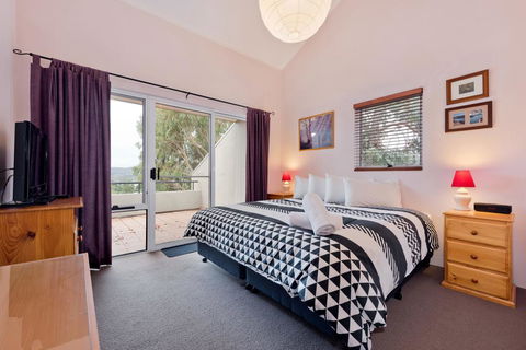 Cascades 13/3 Kurrajong Street - Accommodation Adelaide 0